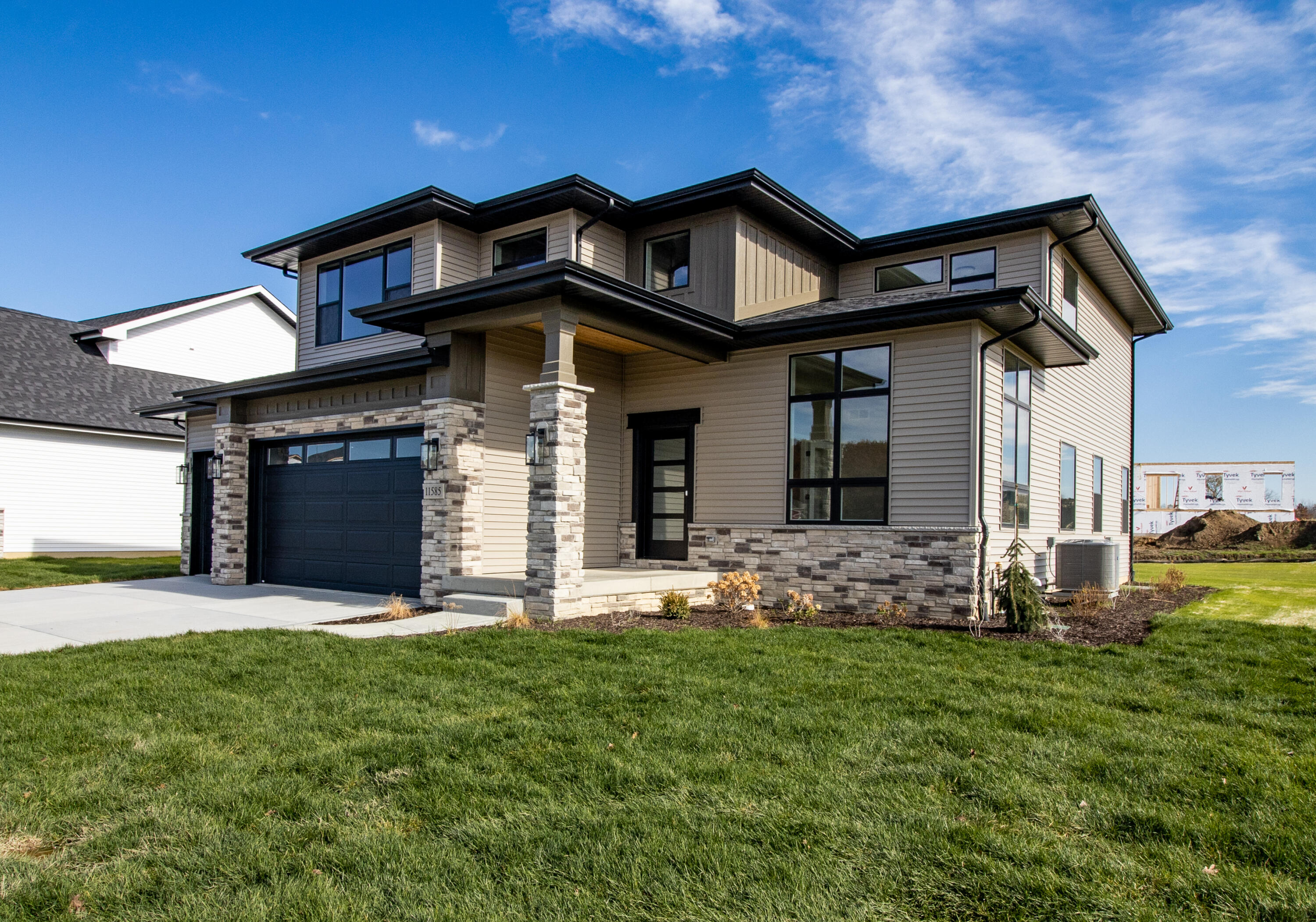 1757 Forest Ridge Drive Valparaiso, IN 46385 - Photo 2 of 36 3000x2101