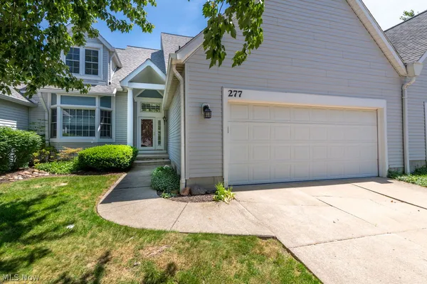 $329,500 | 277 Adena Trace, Akron, OH 44321