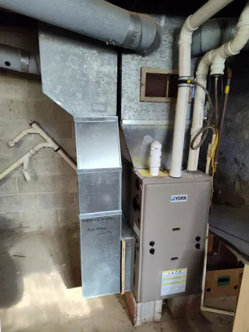 $200,000 | 27891 Co Hwy X, Cashton, WI 54619