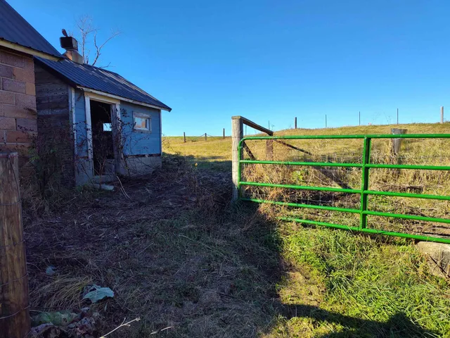 $200,000 | 27891 Co Hwy X, Cashton, WI 54619