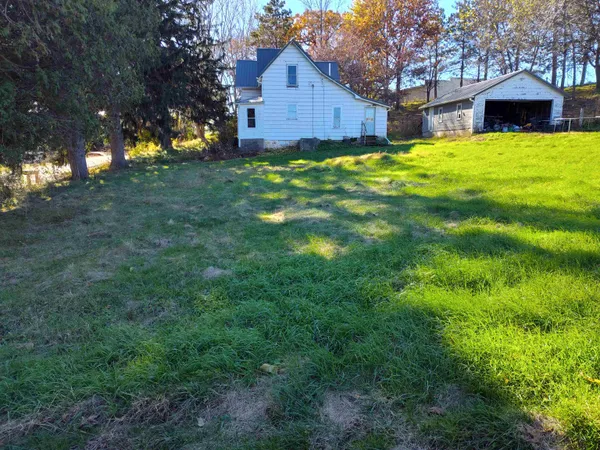 $200,000 | 27891 Co Hwy X, Cashton, WI 54619