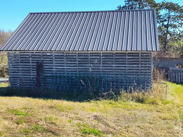 $200,000 | 27891 Co Hwy X, Cashton, WI 54619