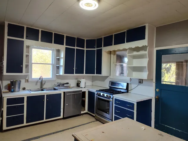 $200,000 | 27891 Co Hwy X, Cashton, WI 54619