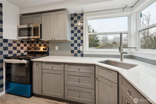 $749,950 | 4559 12th Avenue South, Seattle, WA 98108