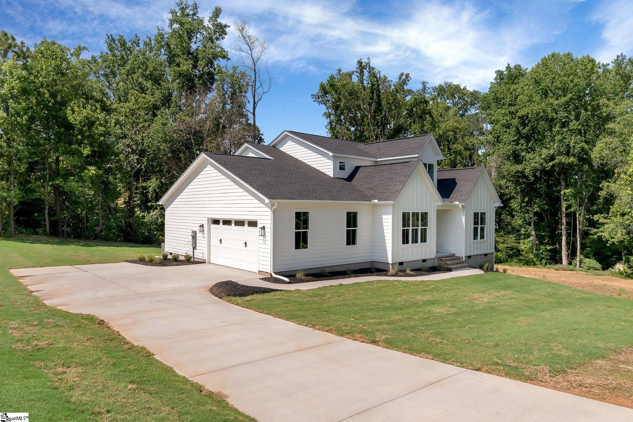 299 Pine Hills Road Woodruff, SC 29388 - Photo 3 of 41