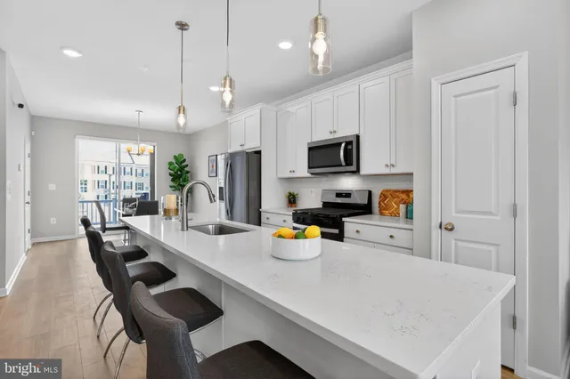 $555,000 | 1017 Village Club Alley, Montgomery Village, MD 20886