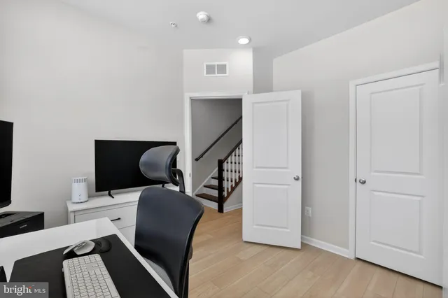 $555,000 | 1017 Village Club Alley, Montgomery Village, MD 20886