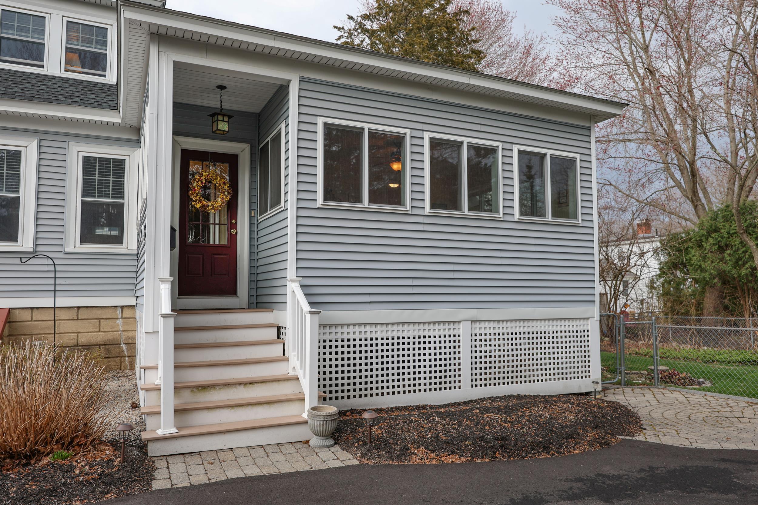 749 Maple Street Manchester, NH 03104 - Photo 6 of 46