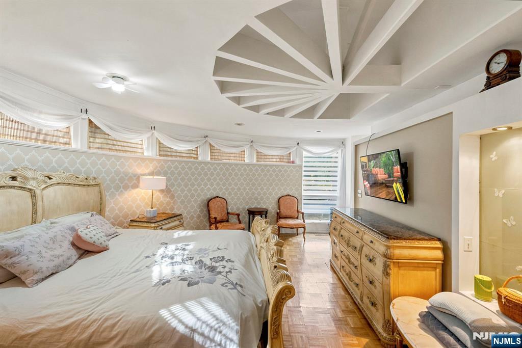 387 Spring Valley Road Paramus, NJ 07652 - Photo 19 of 50 Gallery Image 19