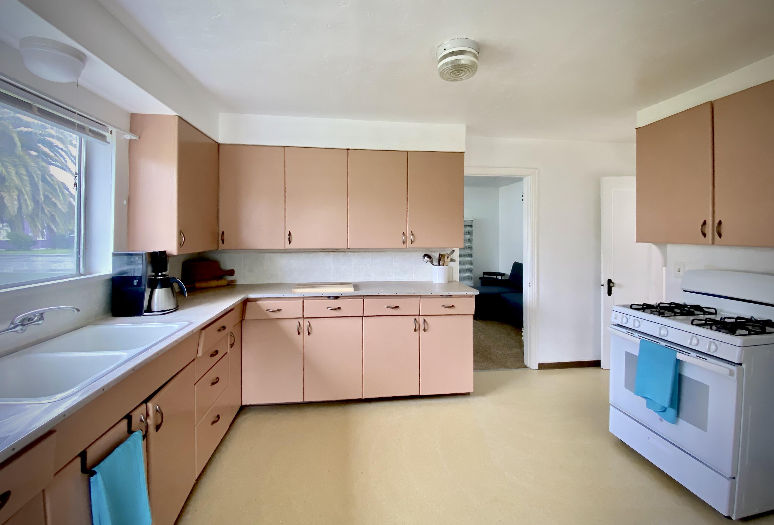 1062 N Street Arcata, CA 95521 - Photo 8 of 41