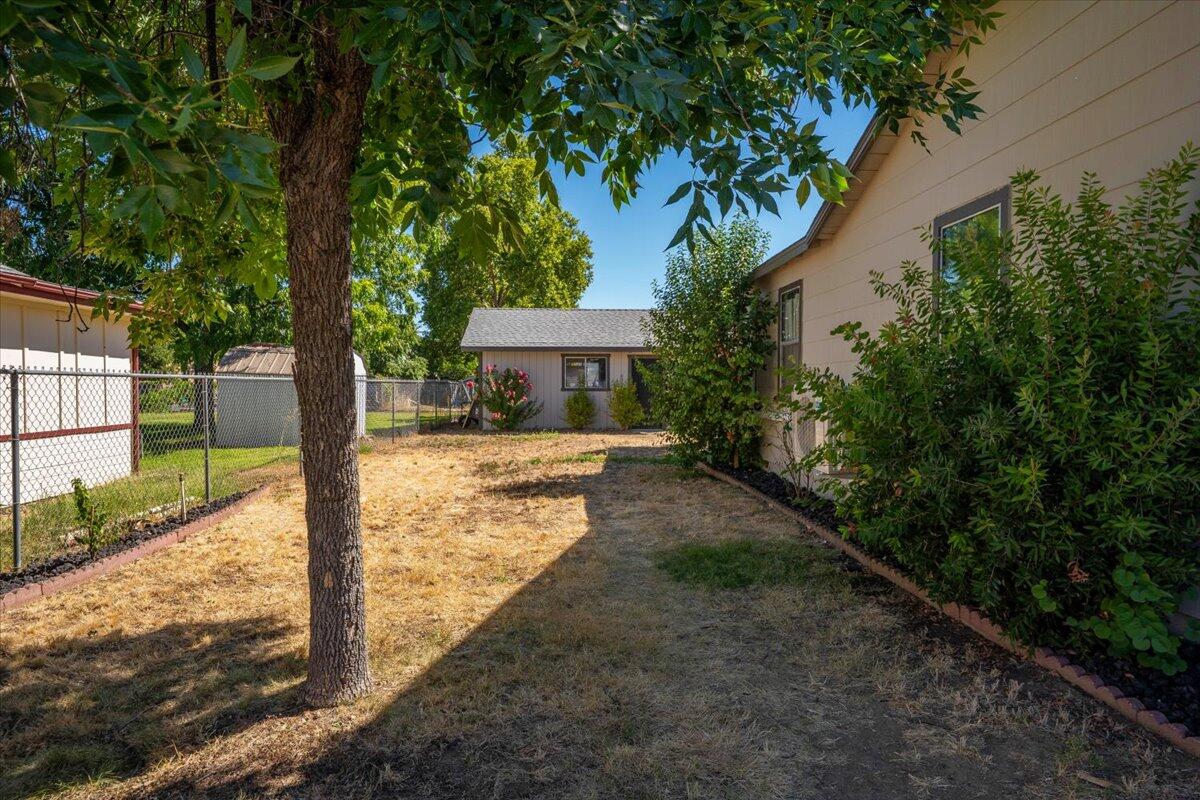2609 Albert Road Anderson, CA 96007 - Photo 20 of 32 49-2609 Albert Rd - E-28