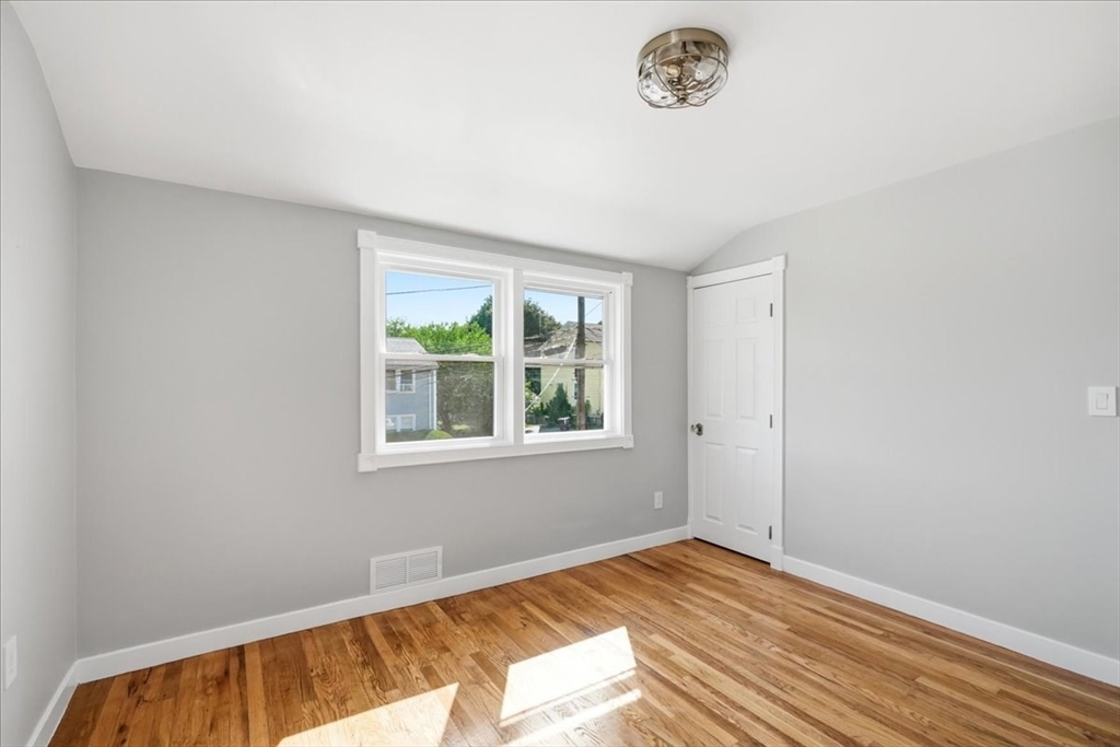 13-15 Bursley Road, Unit 13 Weymouth, MA 02191 - Photo 15 of 22