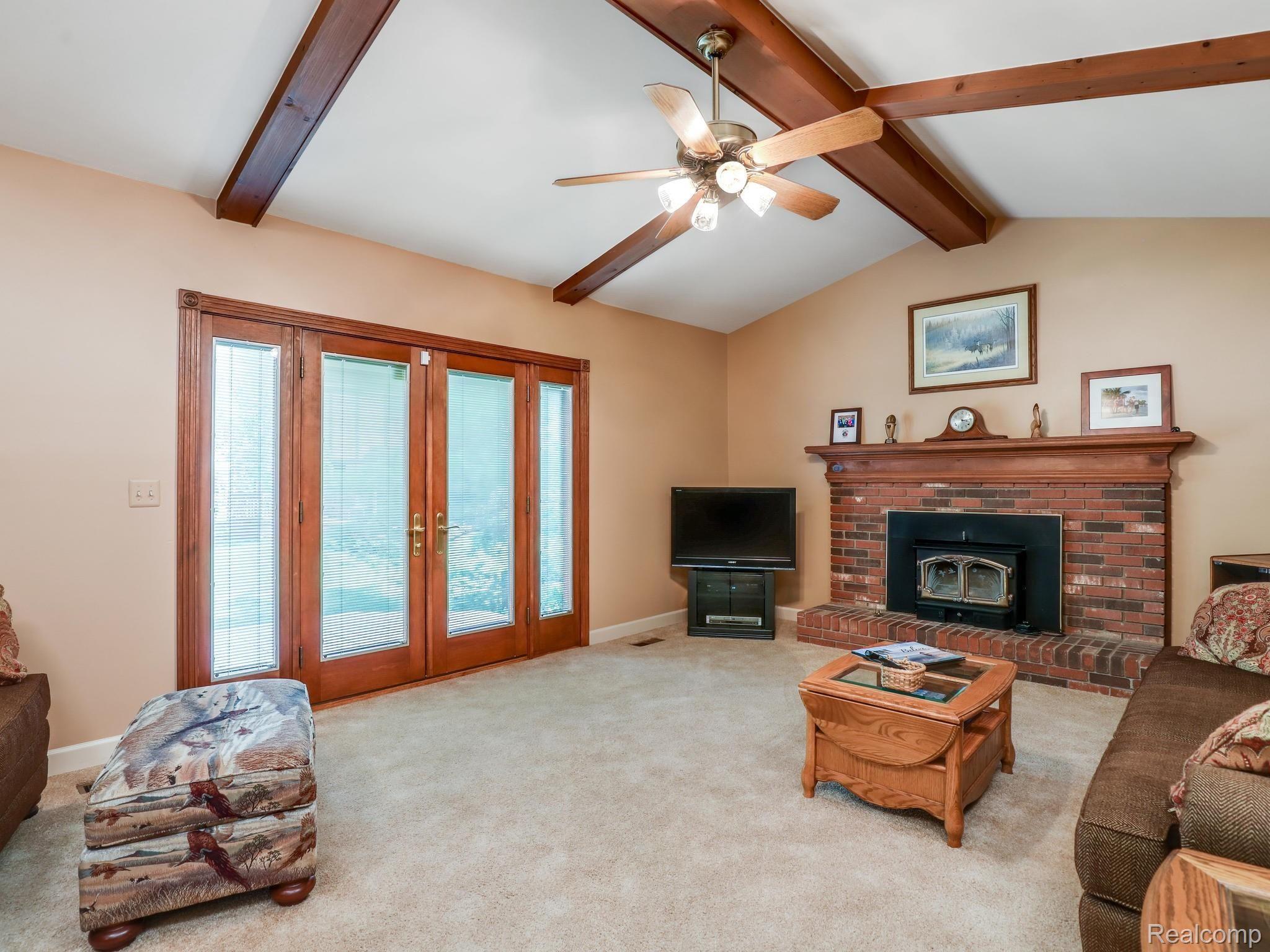643 Shelley Drive Rochester, MI 48307 - Photo 19 of 46 Family Room