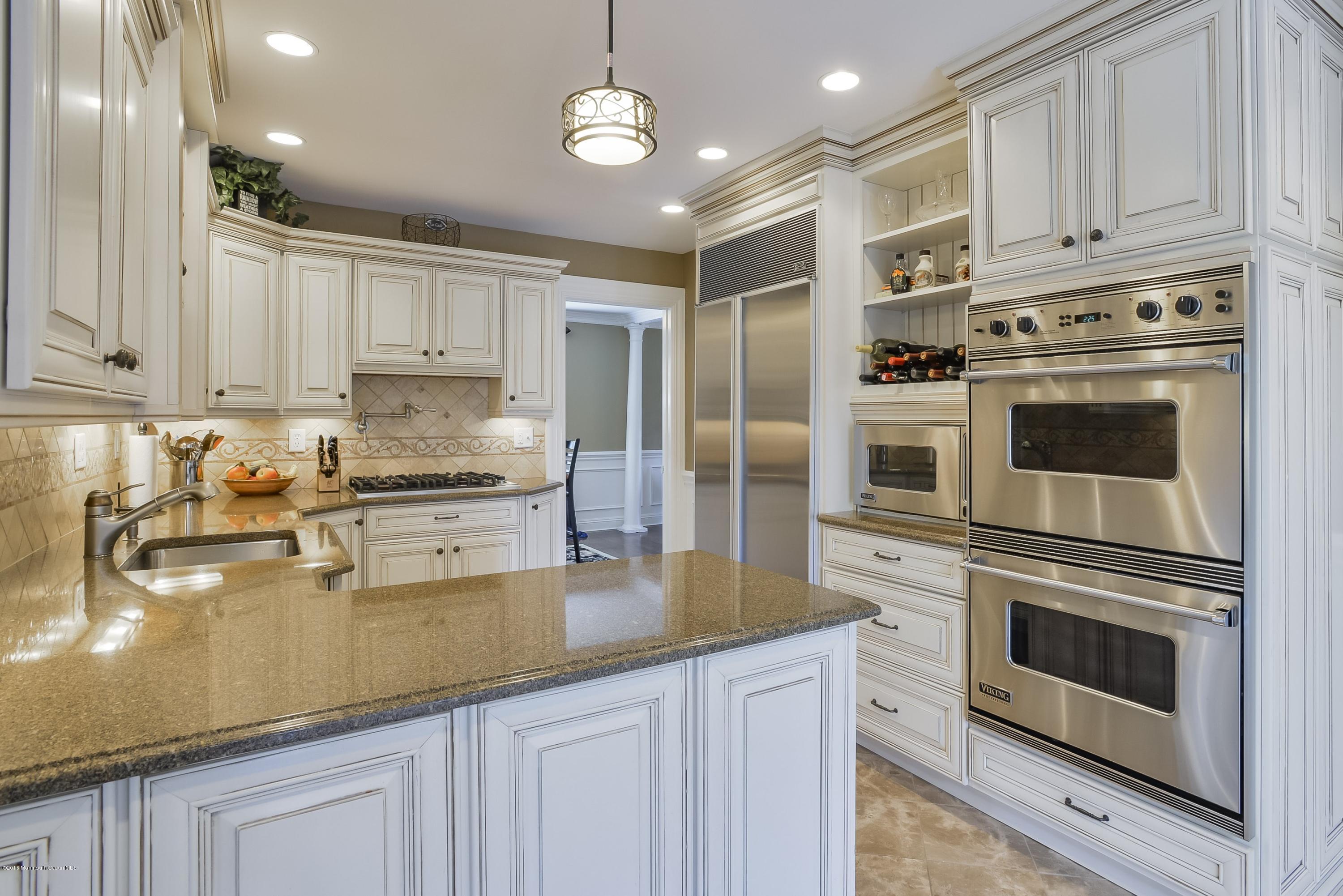 29 Woodhollow Road Colts Neck, NJ 07722 - Photo 8 of 27 008_Kitchen