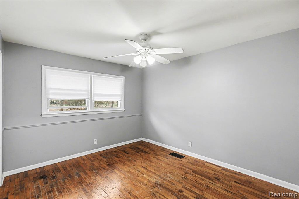 1260 Gilbert Street Flint, MI 48532 - Photo 16 of 32 Gallery Image 16