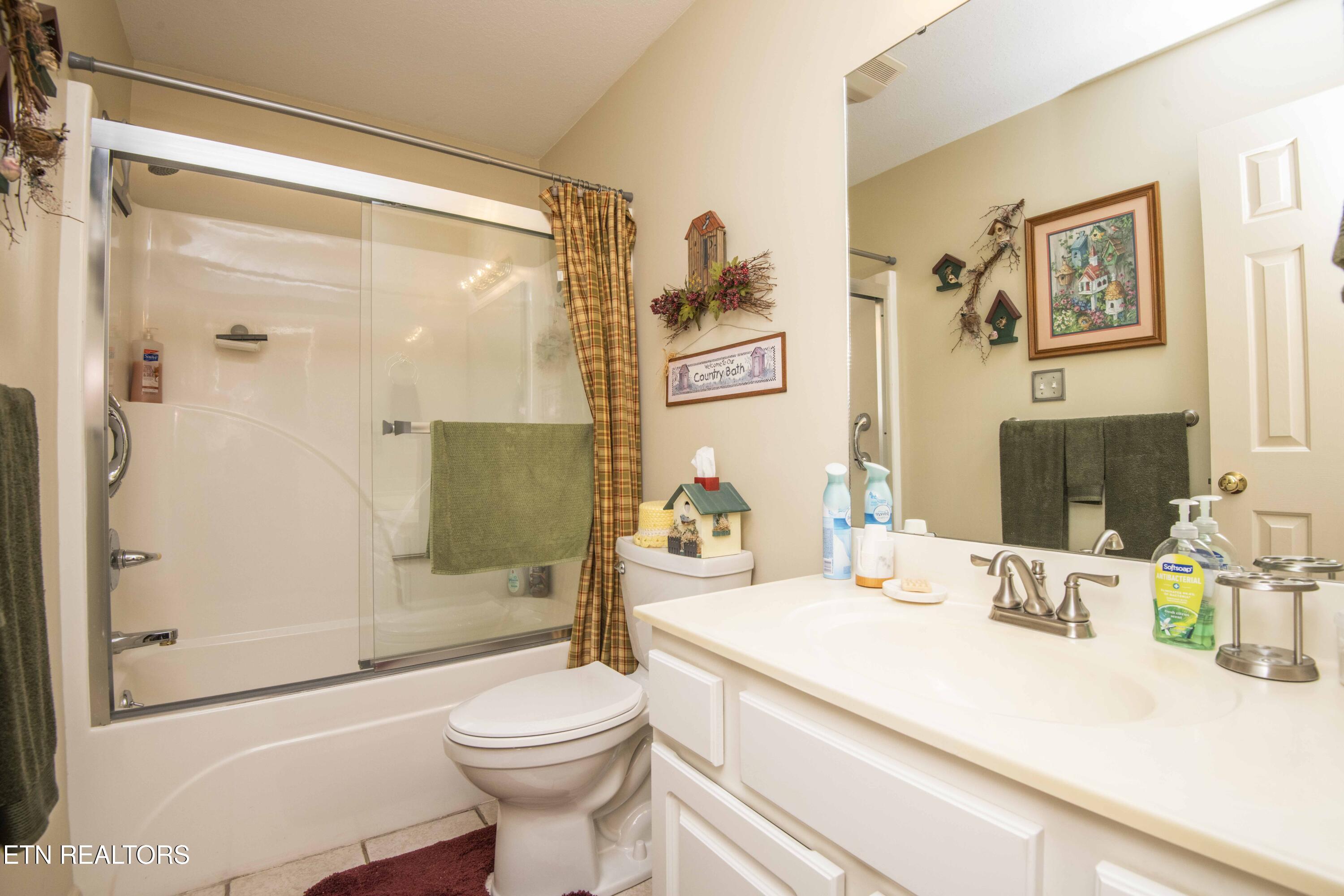 1217 Topside Road Louisville, TN 37777 - Photo 21 of 32 second bath