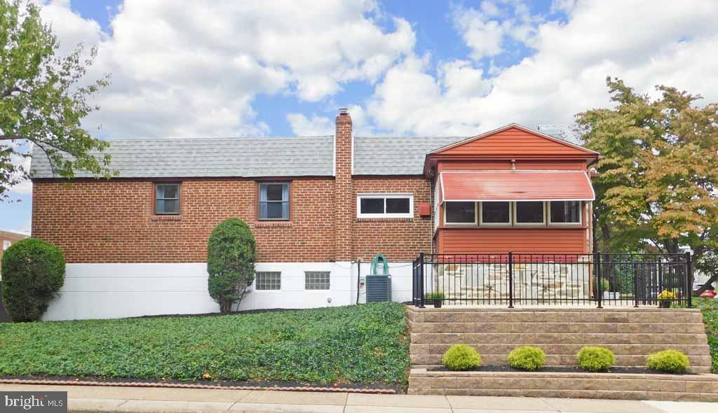 8800 Blue Grass Road Philadelphia, PA 19152 - Photo 5 of 35 Gallery Image 5