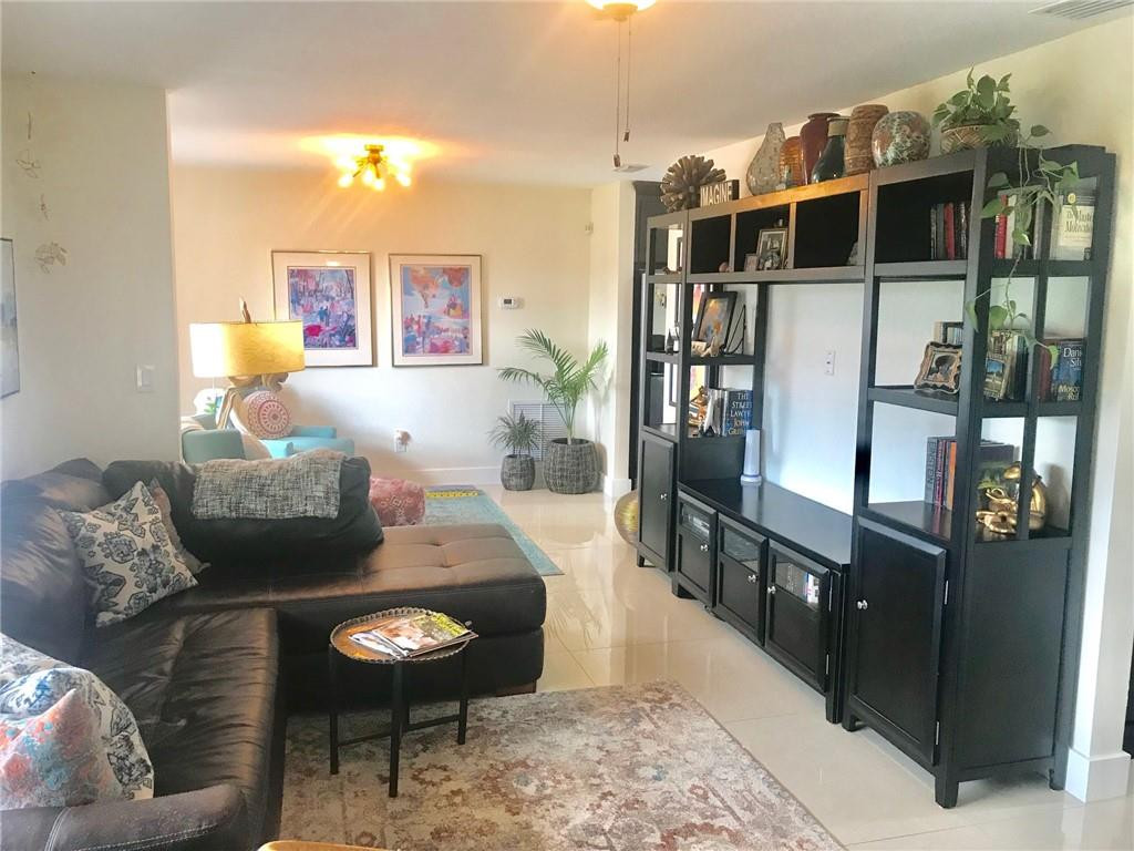 26 West Mango Road Lake Worth, FL 33467 - Photo 9 of 24 Photo 9