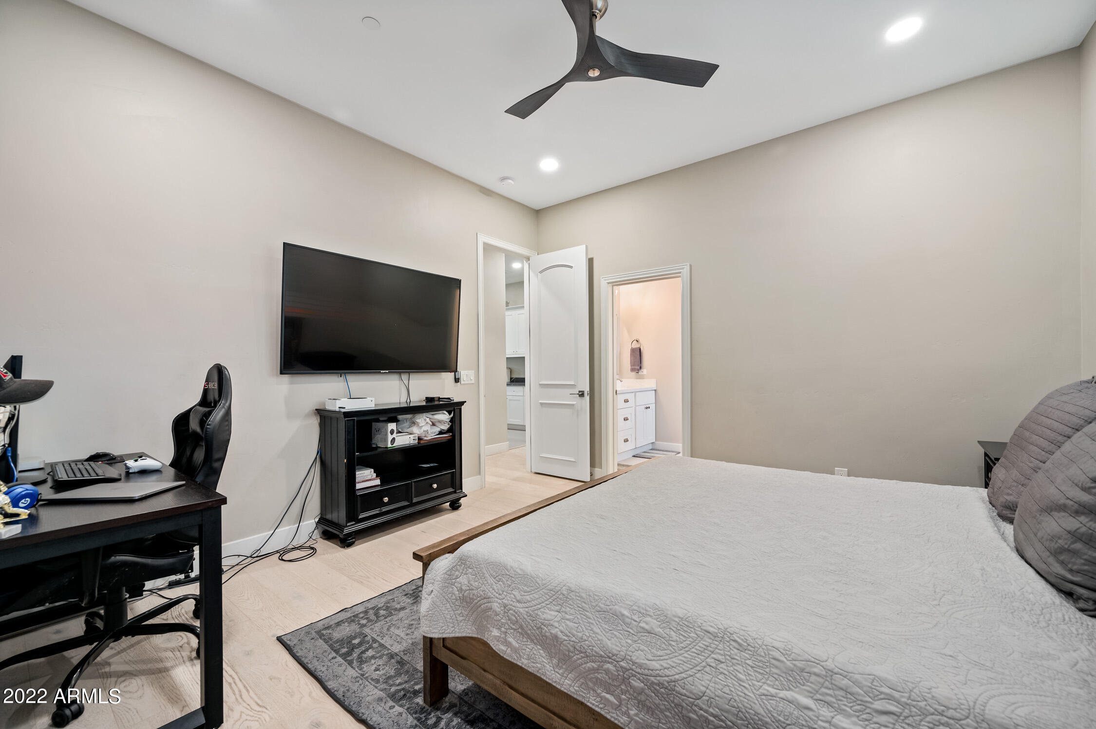 10651 East Cactus Road Scottsdale, AZ 85259 - Photo 13 of 59 ocupix-10651ECR-48