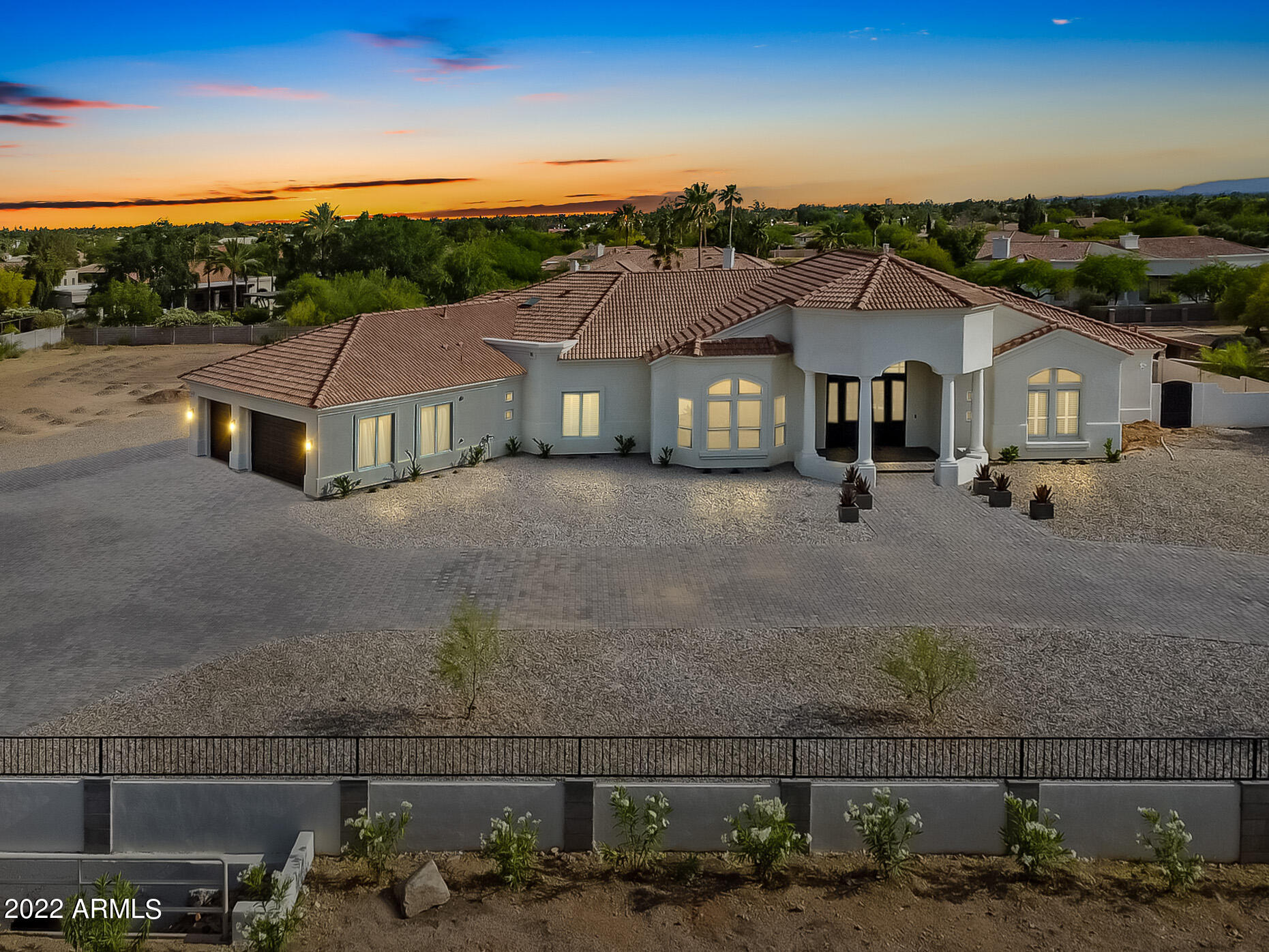 10651 East Cactus Road Scottsdale, AZ 85259 - Photo 2 of 59 1654193342528302999196755027898 (1)