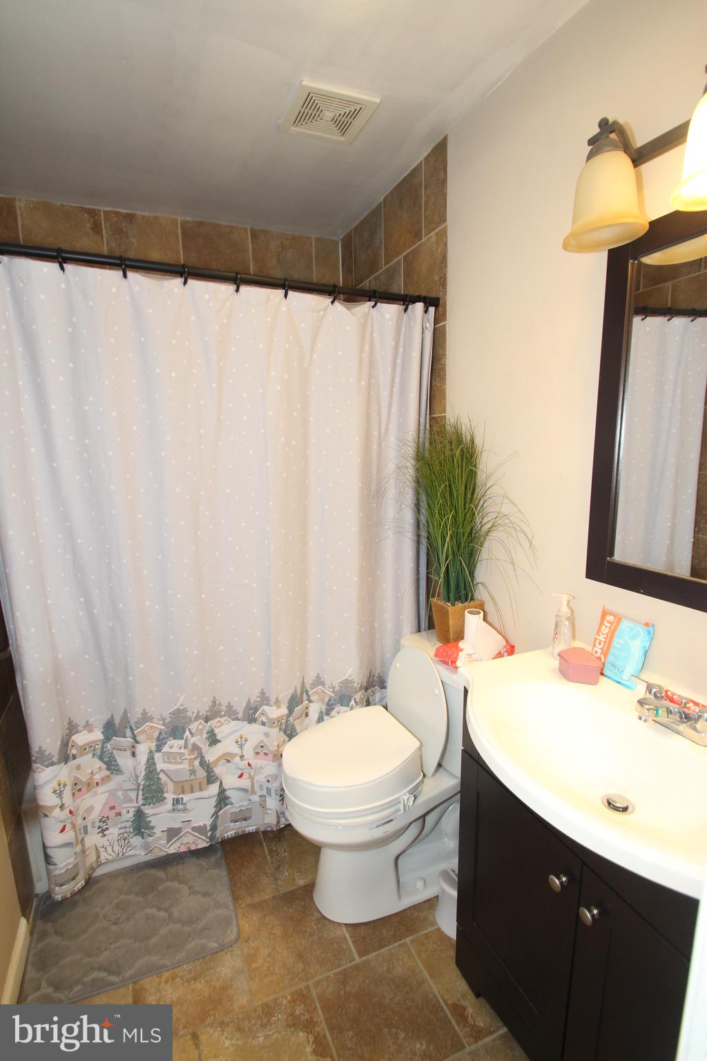 4 Berkely Way New Castle, DE 19720 - Photo 11 of 14 Full Bath