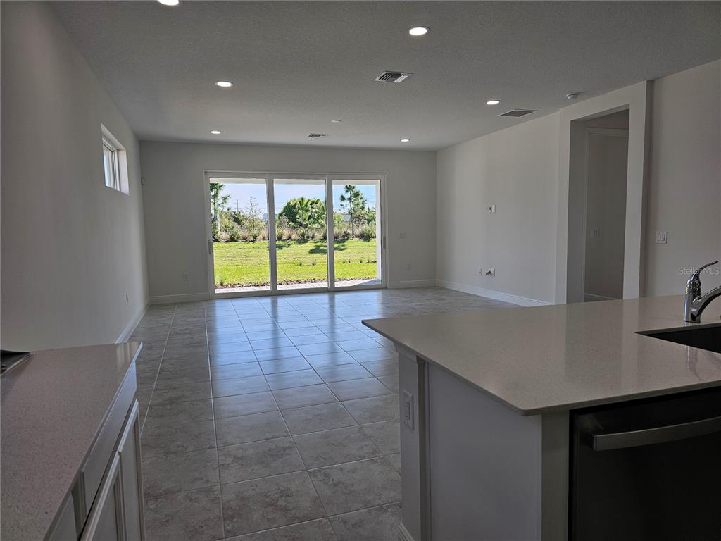 8181 Sternway Road Sarasota, FL 34240 - Photo 11 of 32 Gallery Image 11