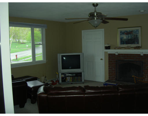 47 Edgewood Road West Springfield, MA 01089 - Photo 3 of 11 Gallery Image 3