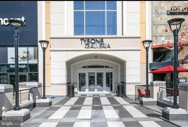$3,000 | 1541 Lincoln Way, Unit 204, McLean, VA 22102