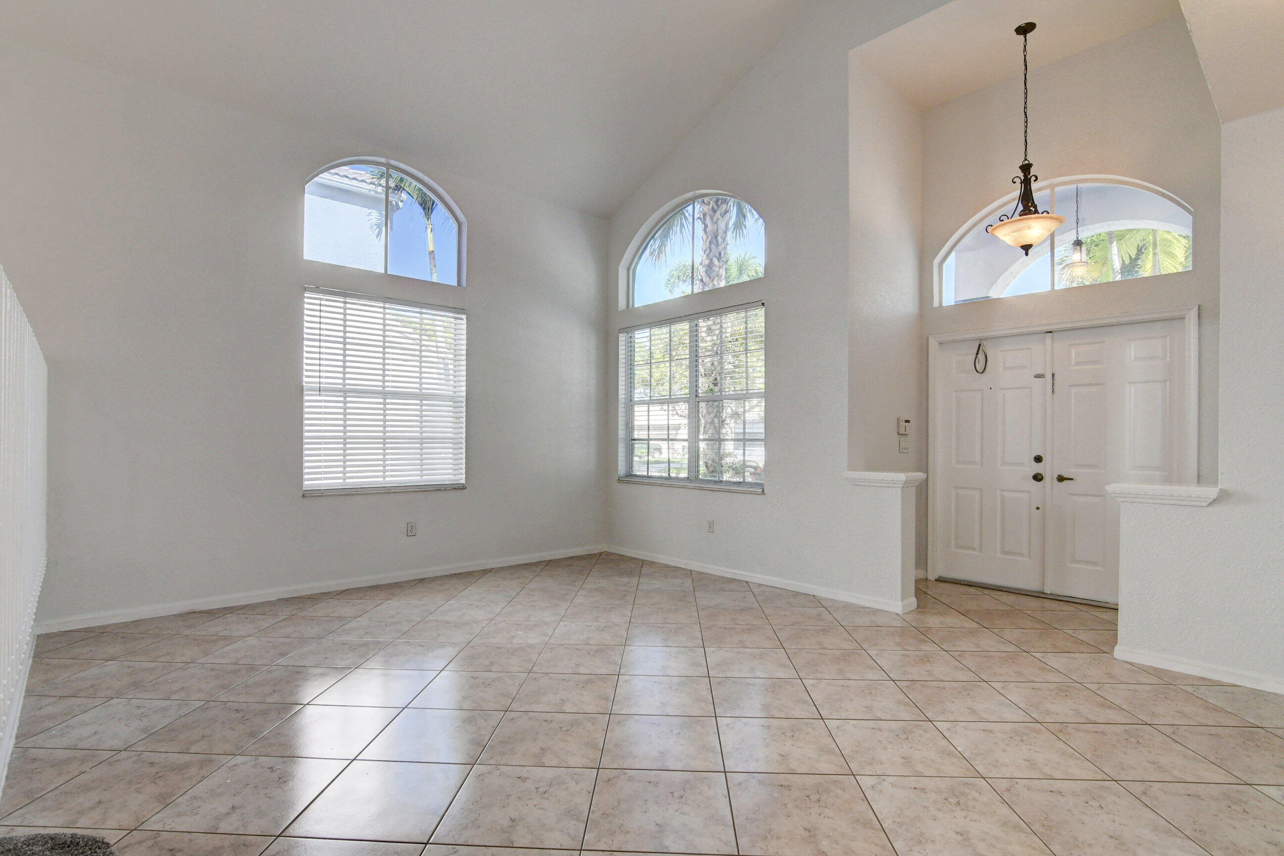 7546 Ridgefield Lane Lake Worth, FL 33467 - Photo 4 of 49 10_dsc_7097_098_099_100_101