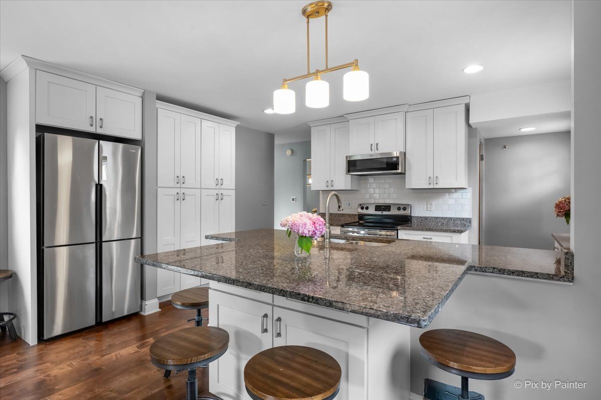157 South Rosedale Avenue Aurora, IL 60506 - Photo 8 of 41 Gallery Image 8