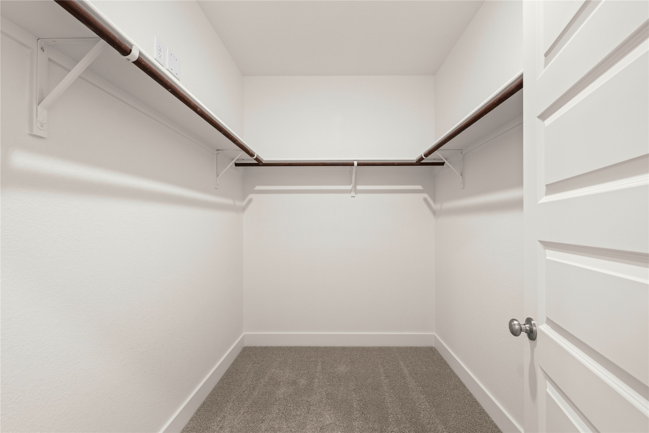 552 Gus Loop Georgetown, TX 78626 - Photo 17 of 23 a view of small space