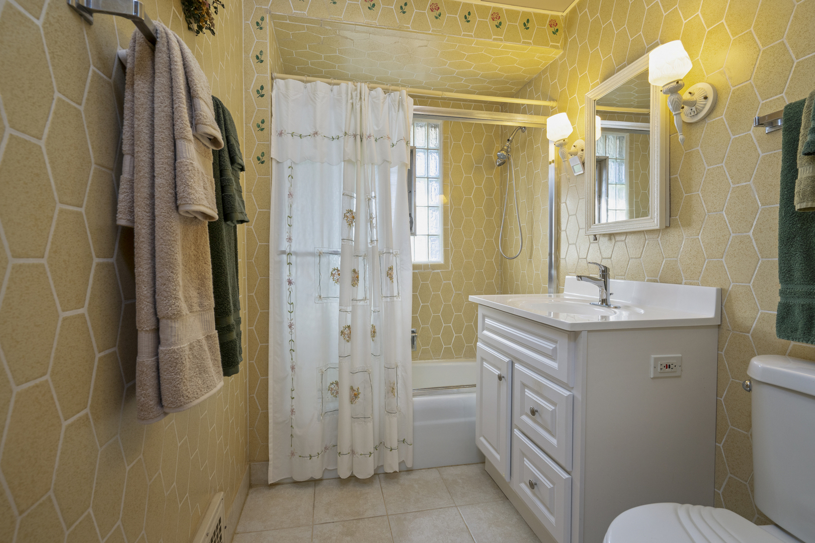 252 Bartram Road Riverside, IL 60546 - Photo 15 of 29