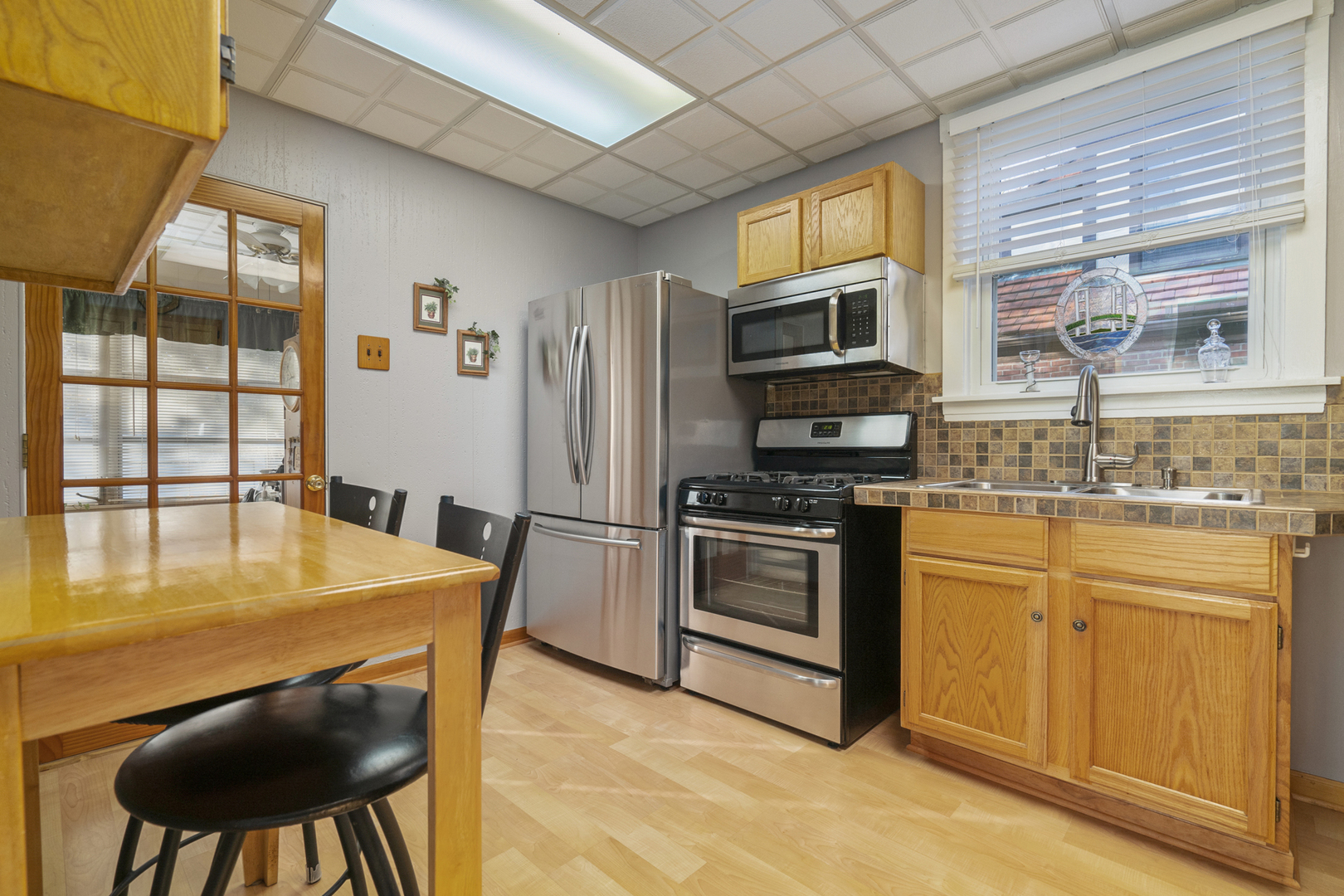 252 Bartram Road Riverside, IL 60546 - Photo 8 of 29