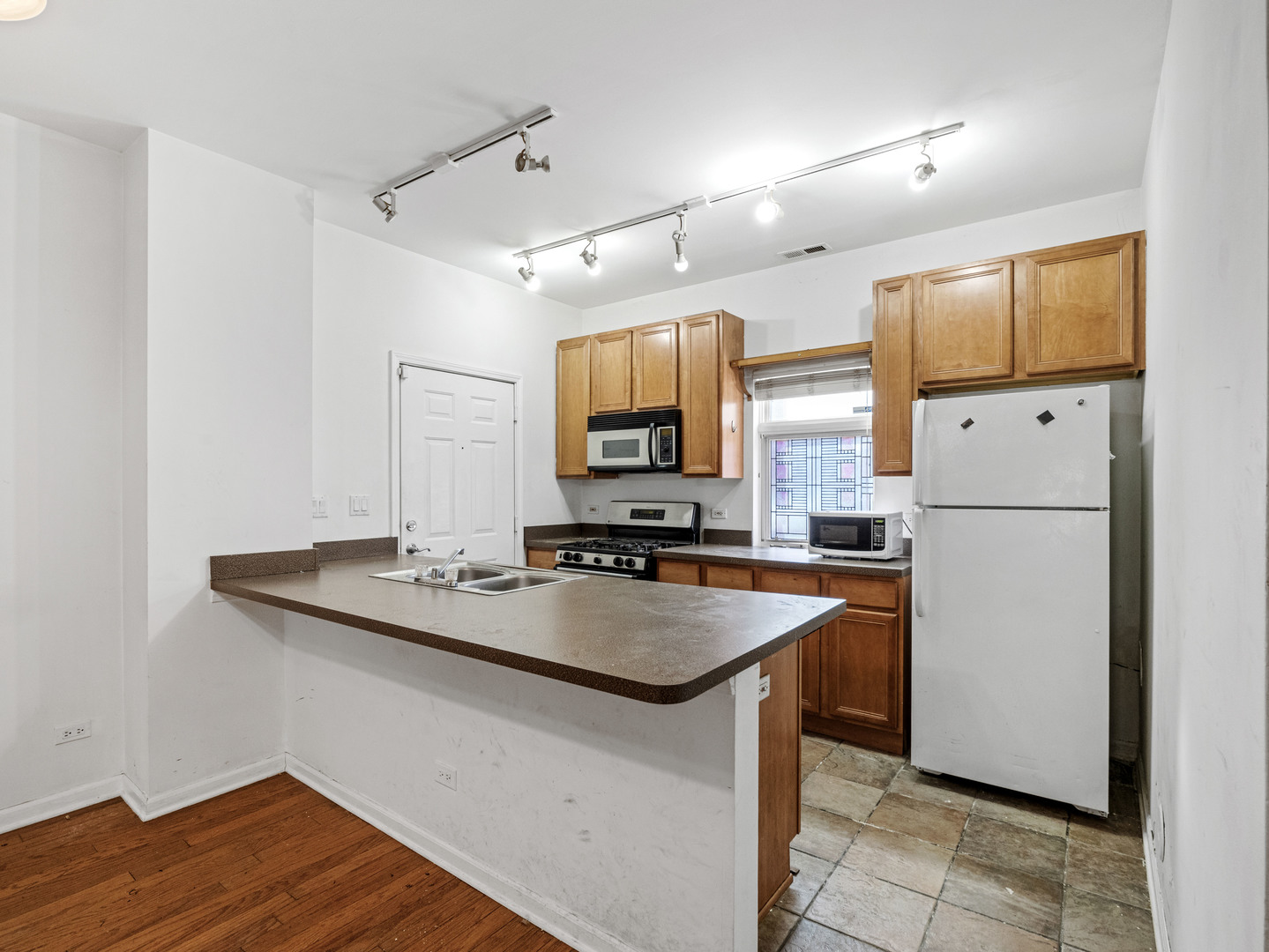 1500 South Halsted Street, Unit 1A Chicago, IL 60607 - Photo 7 of 17