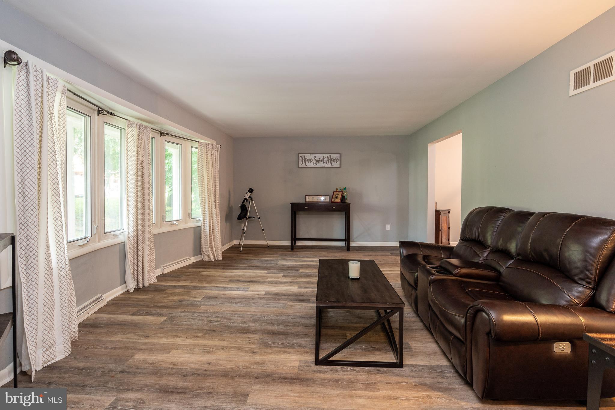 2780 Cambridge Road York, PA 17402 - Photo 3 of 31 Gallery Image 3