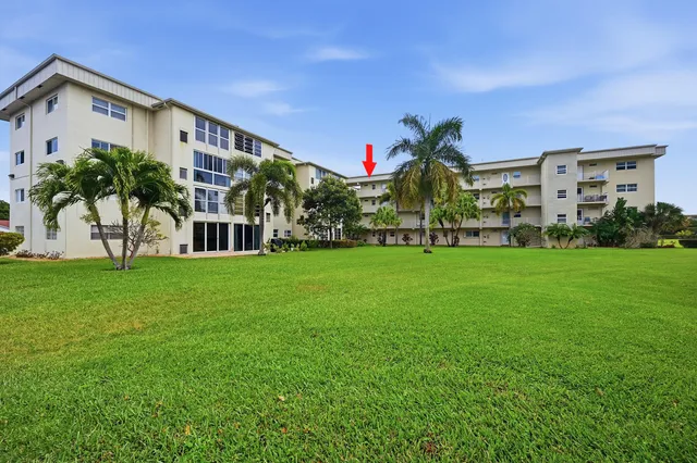 $96,000 | 130 Northeast 26th Avenue, Unit 4090, Boynton Beach, FL 33435