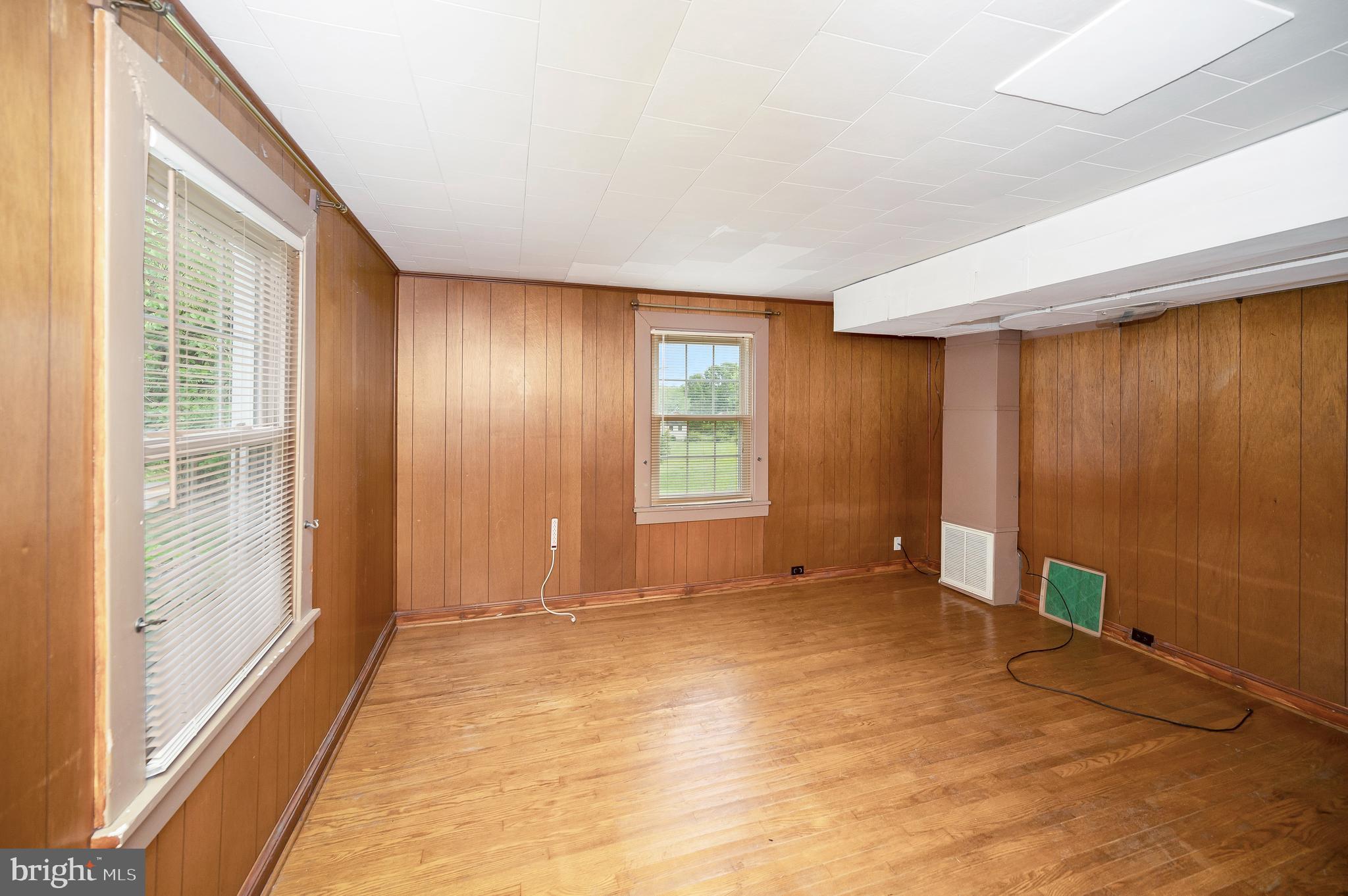 32432 Zoar Road Locust Grove, VA 22508 - Photo 8 of 42 living room