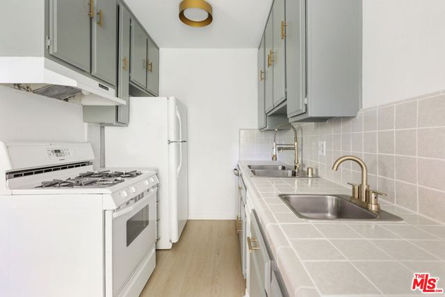 $455,000 | 8641 Glenoaks Boulevard, Unit 204, Sun Valley, CA 91352