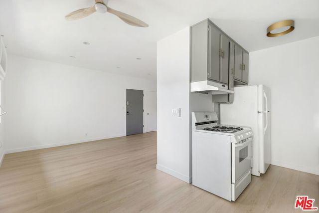 $455,000 | 8641 Glenoaks Boulevard, Unit 204, Sun Valley, CA 91352