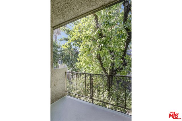 $455,000 | 8641 Glenoaks Boulevard, Unit 204, Sun Valley, CA 91352