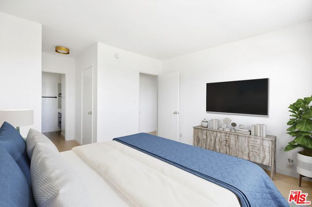 $455,000 | 8641 Glenoaks Boulevard, Unit 204, Sun Valley, CA 91352