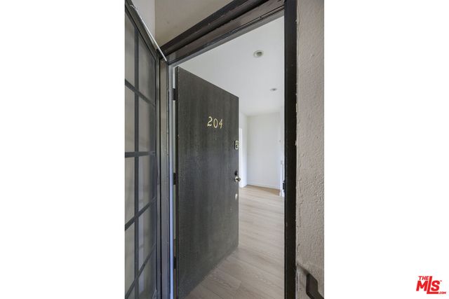 $455,000 | 8641 Glenoaks Boulevard, Unit 204, Sun Valley, CA 91352