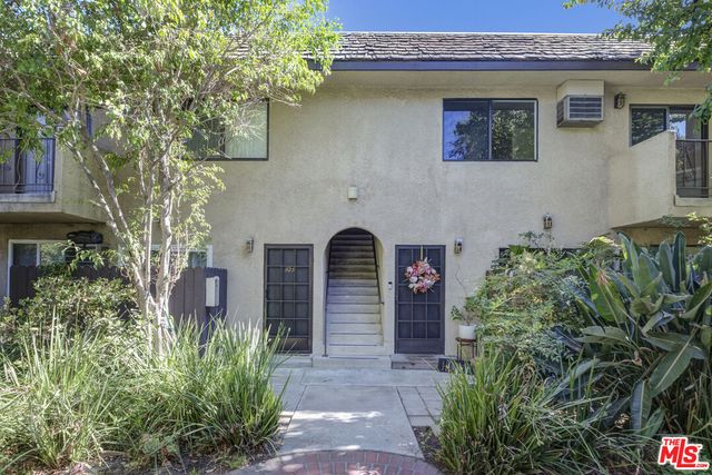 $455,000 | 8641 Glenoaks Boulevard, Unit 204, Sun Valley, CA 91352