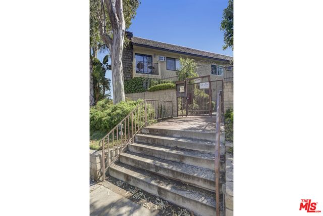 $455,000 | 8641 Glenoaks Boulevard, Unit 204, Sun Valley, CA 91352