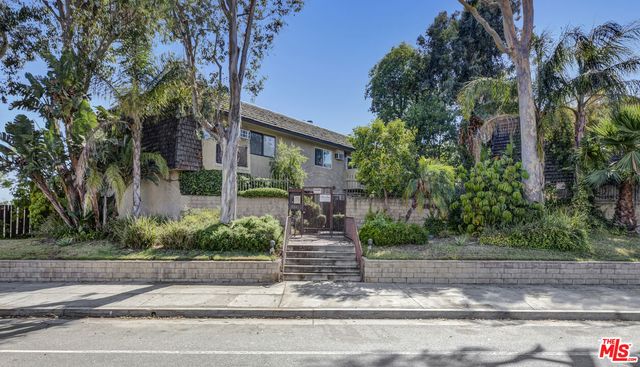 $455,000 | 8641 Glenoaks Boulevard, Unit 204, Sun Valley, CA 91352