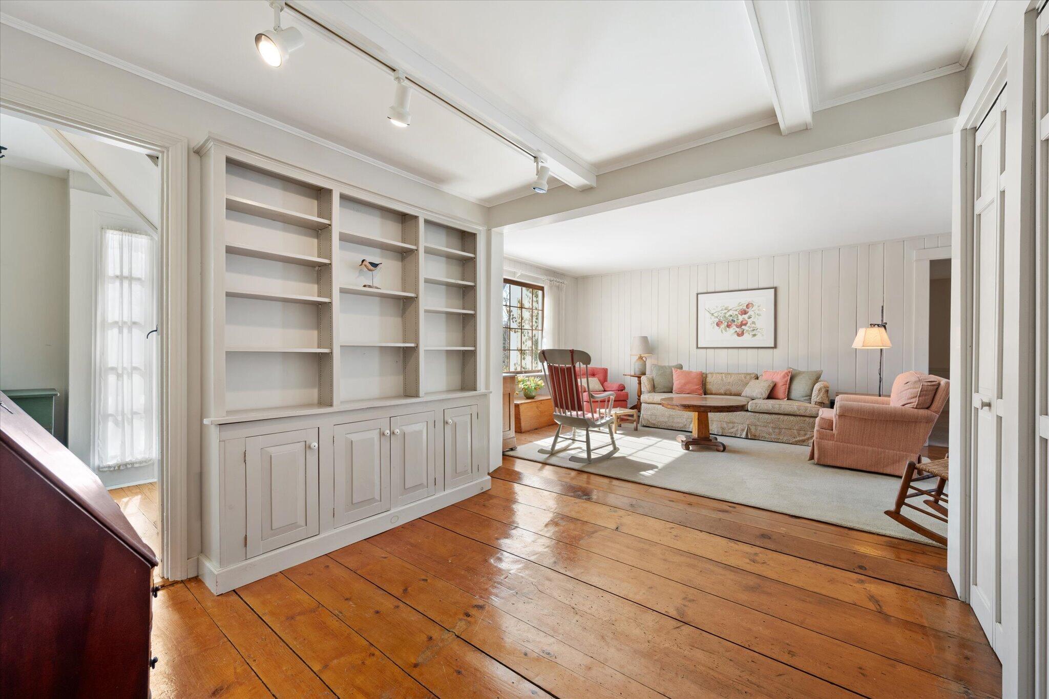 14 Oak Street Bucksport, ME 04416 - Photo 10 of 58 18-Living Room