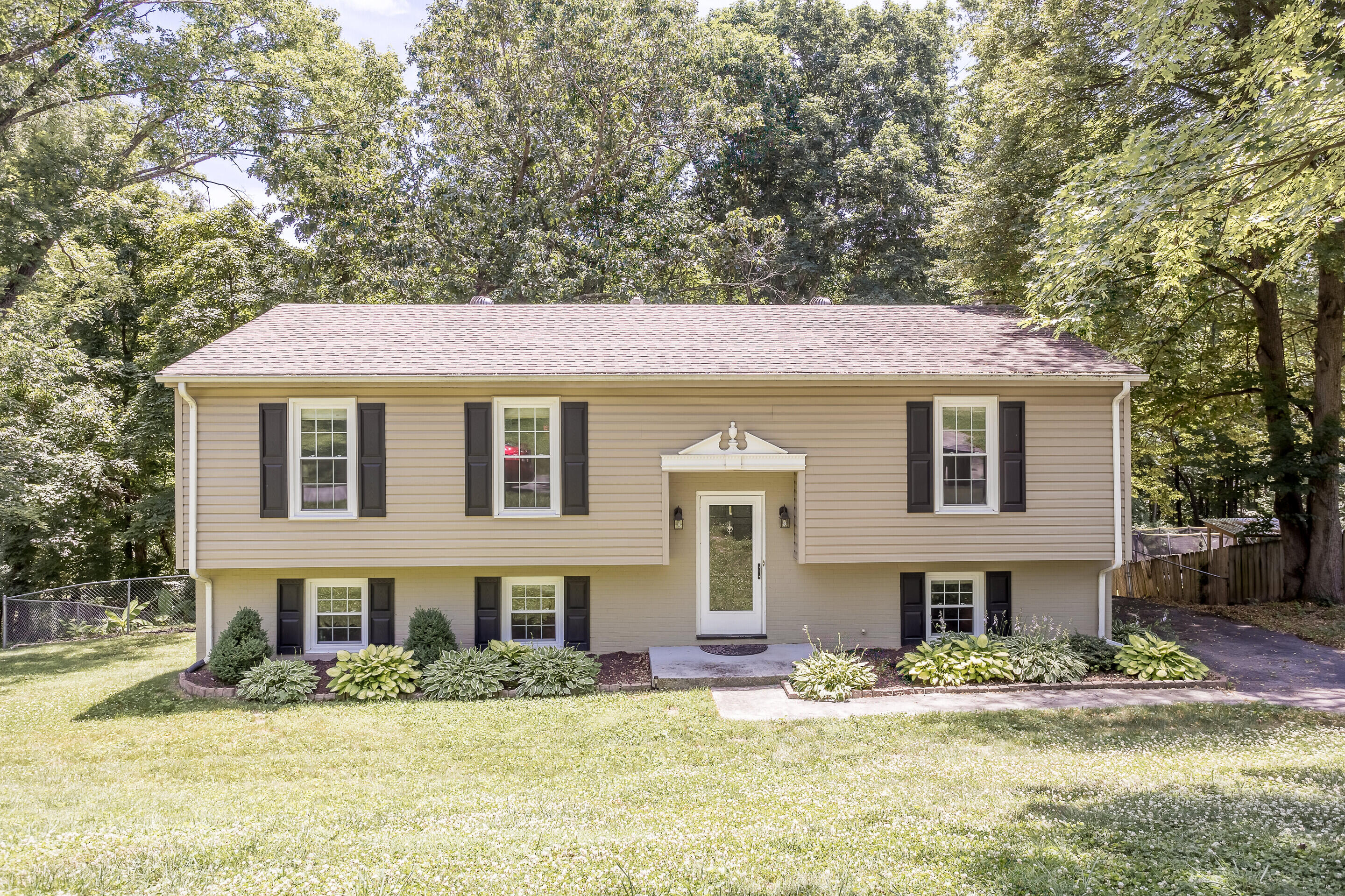 3514 Meadowlark Road Roanoke, VA 24018 - Photo 1 of 28 front