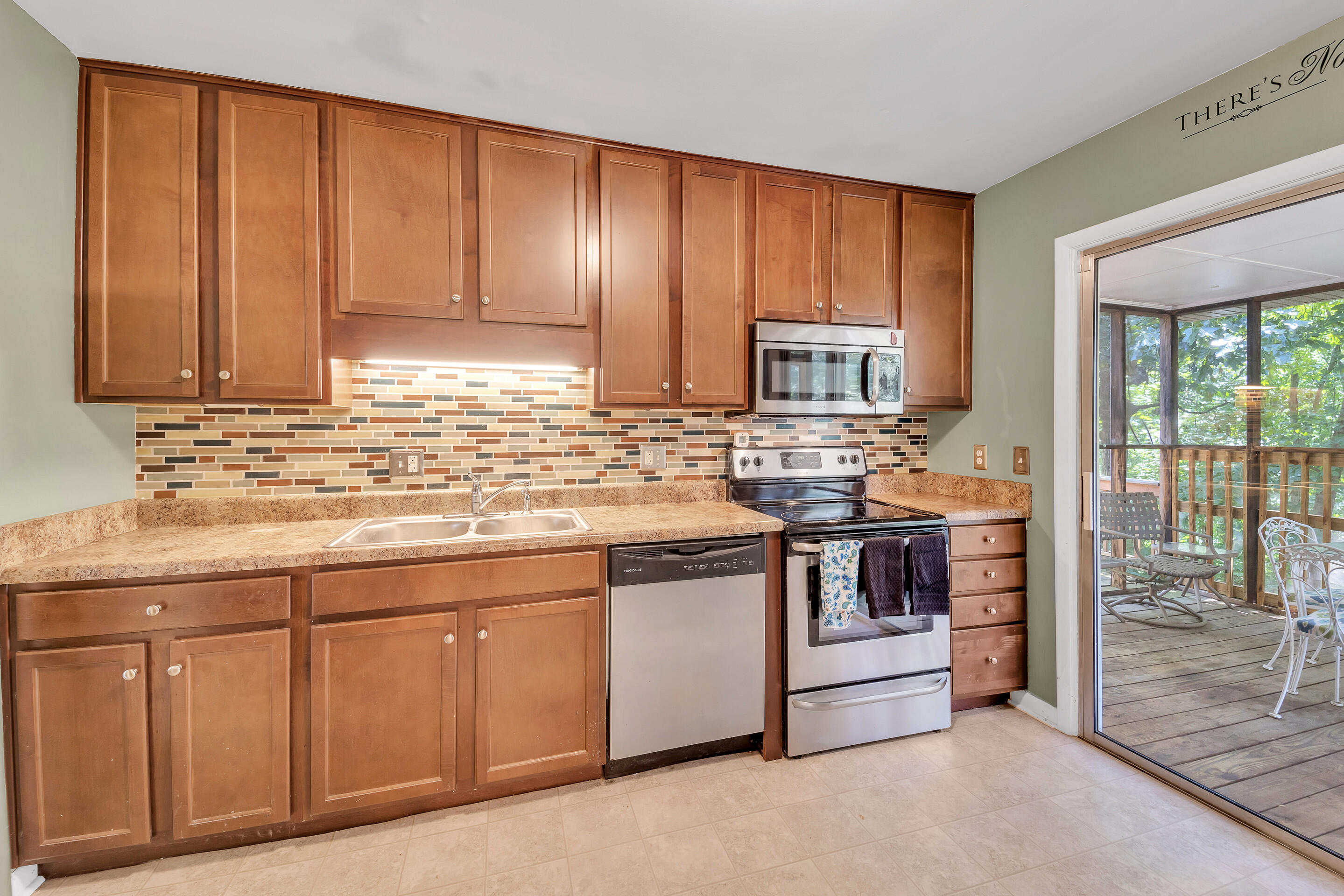 3514 Meadowlark Road Roanoke, VA 24018 - Photo 7 of 28 09_3514_Meadowlark_rd09_mls