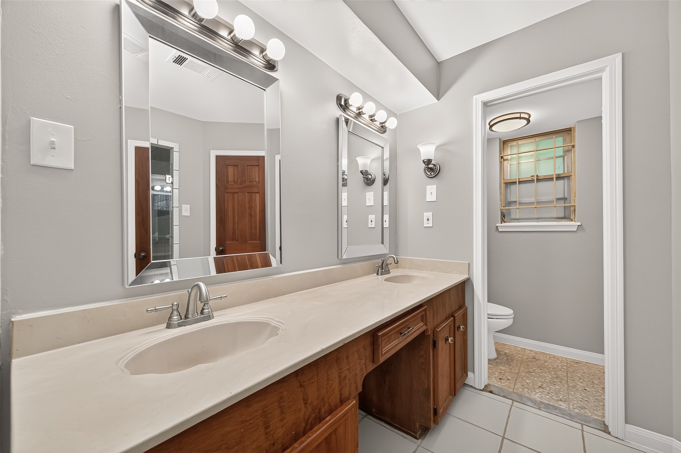16806 Deep Pines Drive Spring, TX 77379 - Photo 20 of 34 Primary Bath
