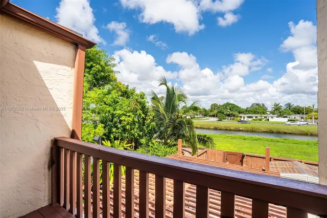 $410,000 | 6211 Southwest 116th Place, Unit C22, Miami, FL 33173